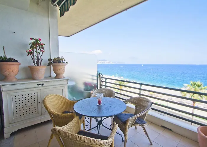 Beachside Panoramic - Promenade *